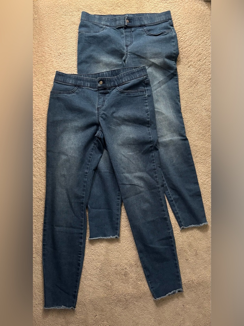 HUE Distressed Denim Skinny Leg M